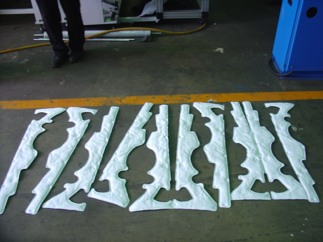 Troqueladora-industrial-corte-piezas-insonorizantes