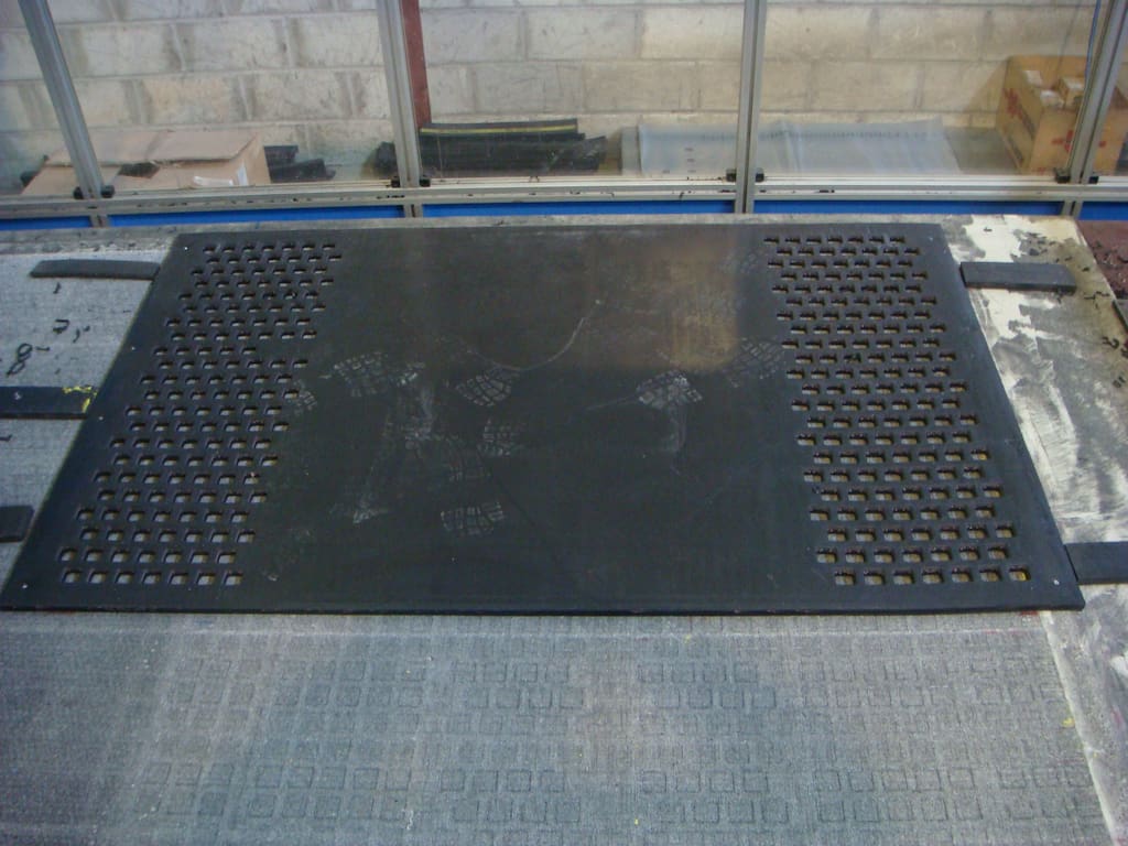 Plancha de goma perforada para criba industrial de clasificación